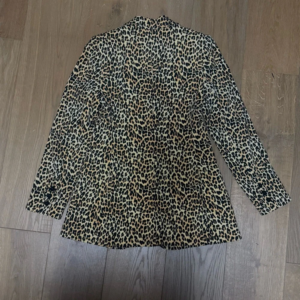 Leopard Print Women's Blazer - Picture 4 of 5